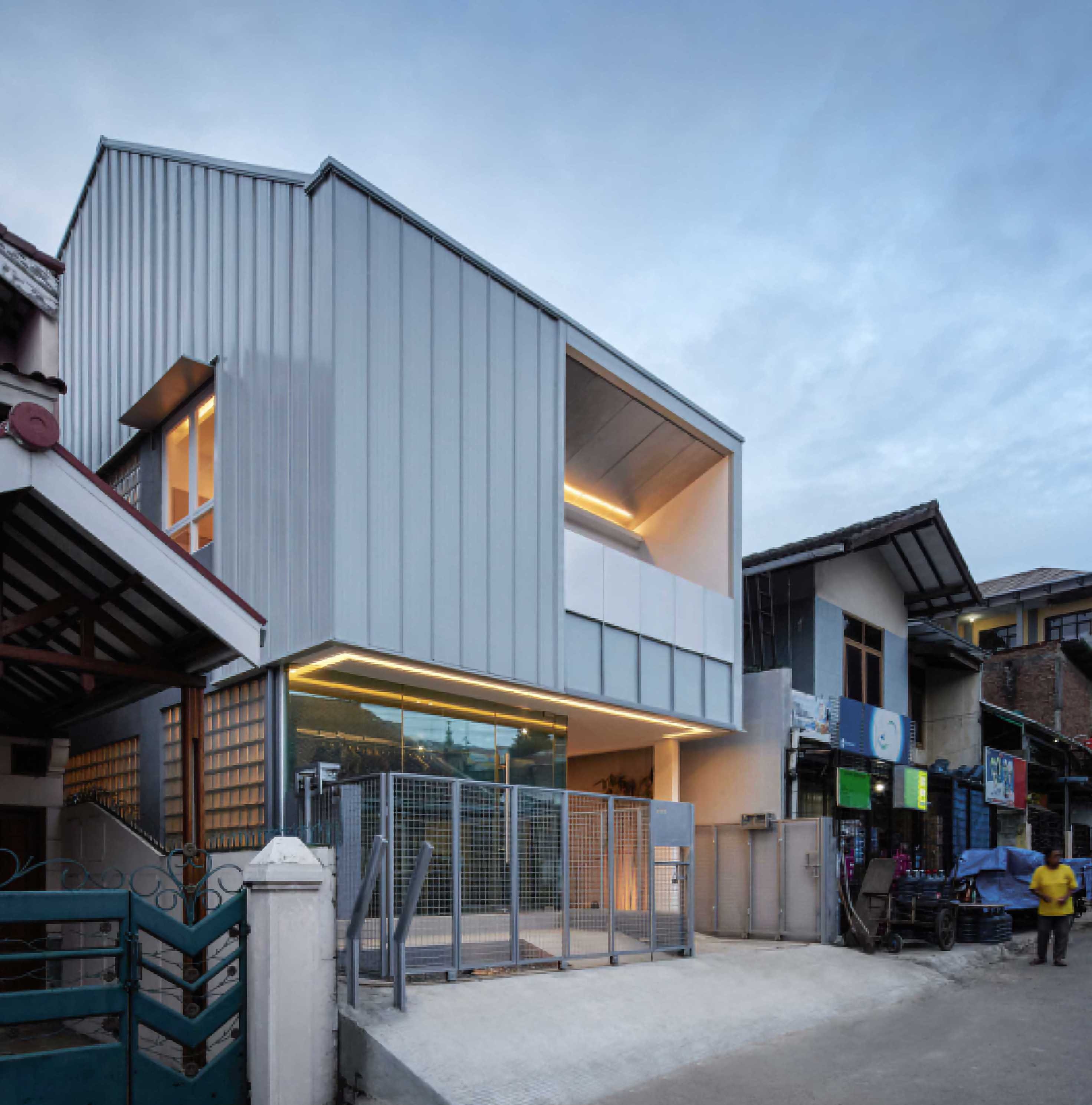 Paperhome by Aaksen Studio